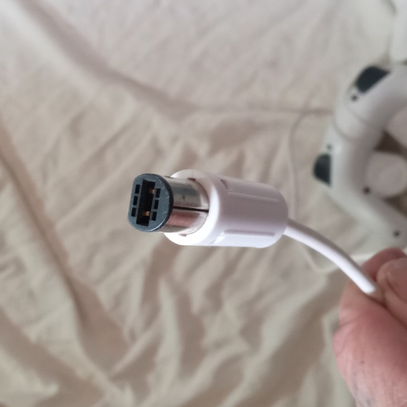 GameCube Pelican Wired GamePad White Controller - Picture 4 of 4